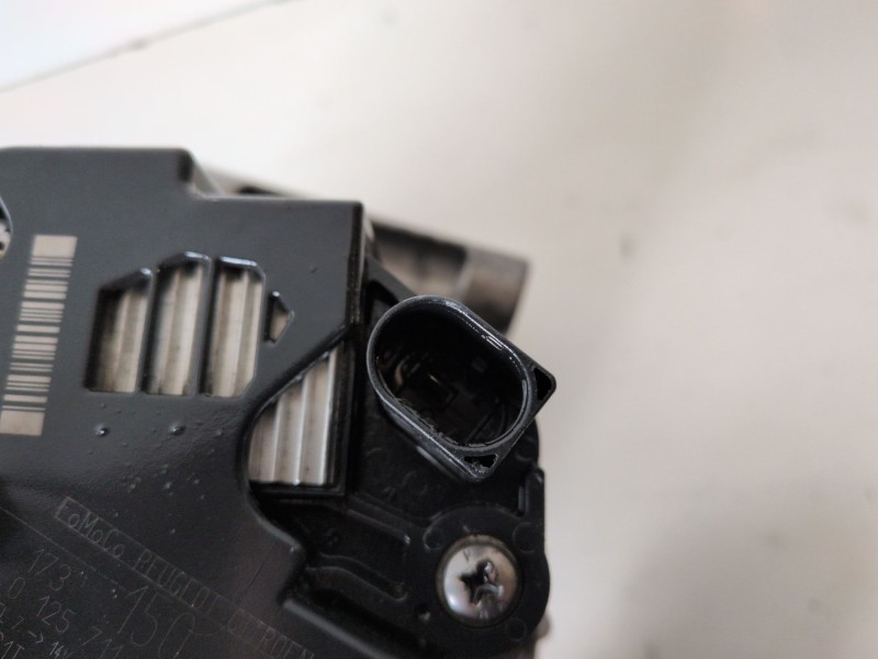 Recambio de alternador para ford transit custom nugget (ttf) cyff referencia OEM IAM 0125711132  