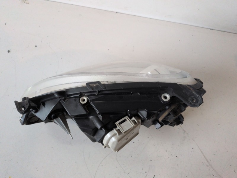 Recambio de faro derecho para opel corsa c z12xep referencia OEM IAM 13237262EU  