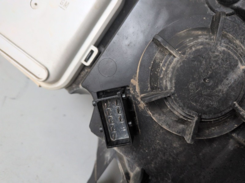 Recambio de faro derecho para opel corsa c z12xep referencia OEM IAM 13237262EU  