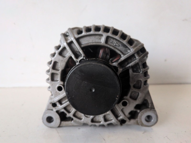 Recambio de alternador para citroen jumpy rhk referencia OEM IAM 0124525035  