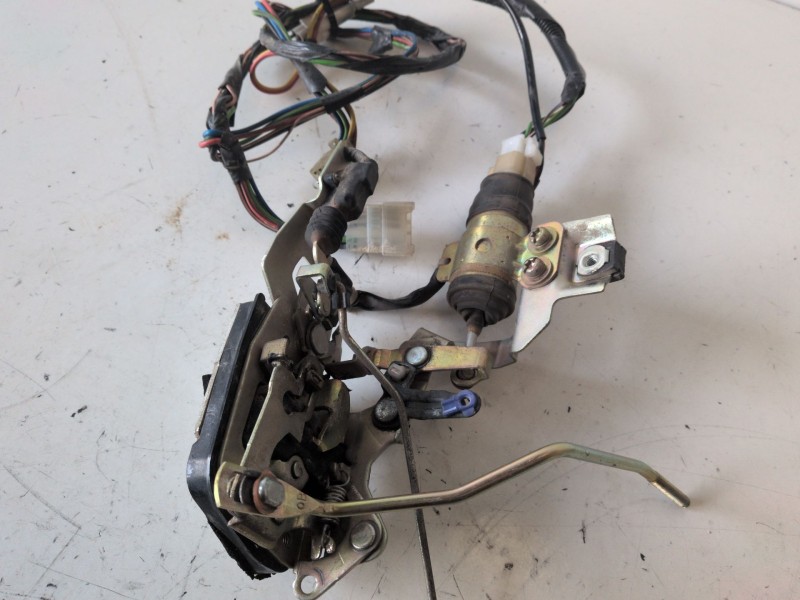 Recambio de cerradura puerta delantera izquierda para suzuki vitara (se/sf/et) g16b referencia OEM IAM   