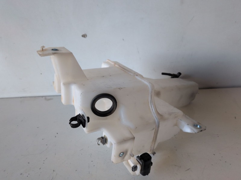 Recambio de deposito limpia para mazda cx-3 (dk) pe referencia OEM IAM D10E674870  