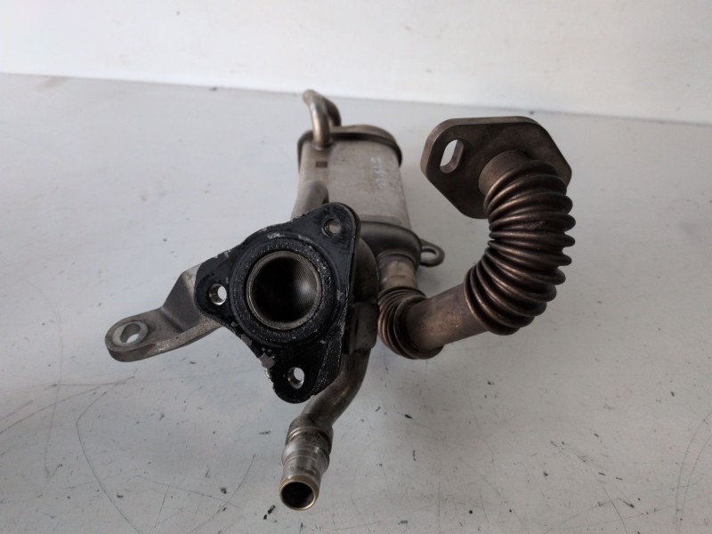 Recambio de enfriador egr para renault kangoo ii (f/kw0) k9k608 referencia OEM IAM 147357082R  