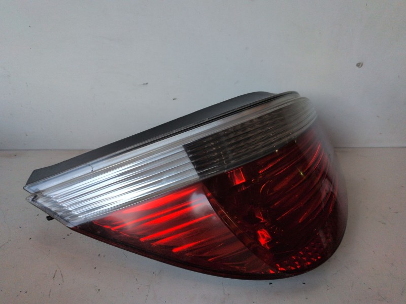 Recambio de piloto trasero izquierdo para bmw serie 5 berlina (e60) 204d4 referencia OEM IAM 7165737  