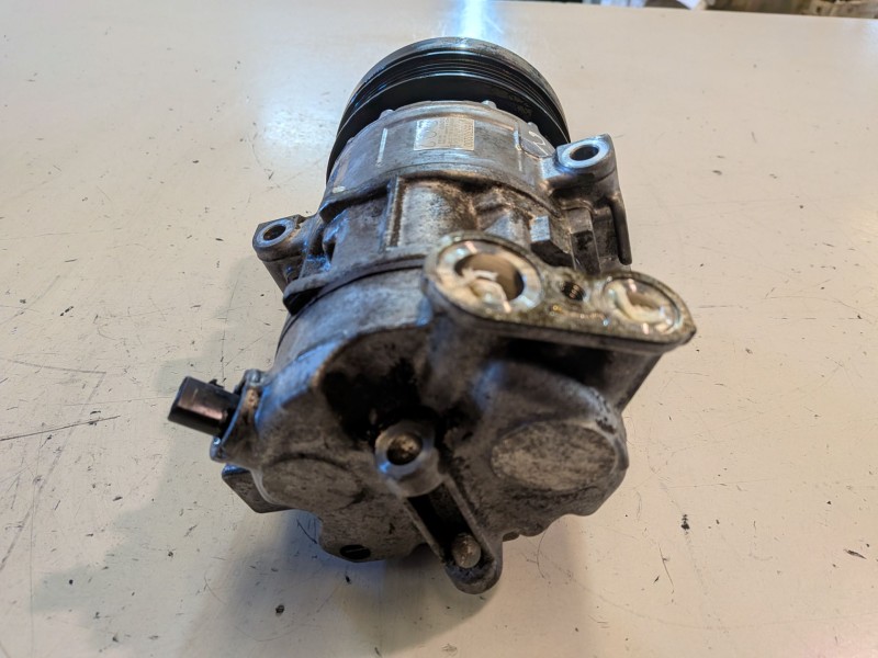 Recambio de compresor aire acondicionado para opel corsa d z14xep referencia OEM IAM 55701200  