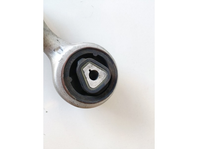 Recambio de brazo suspension inferior delantero izquierdo para bmw serie 1 coupe (e82) n51b30a referencia OEM IAM   