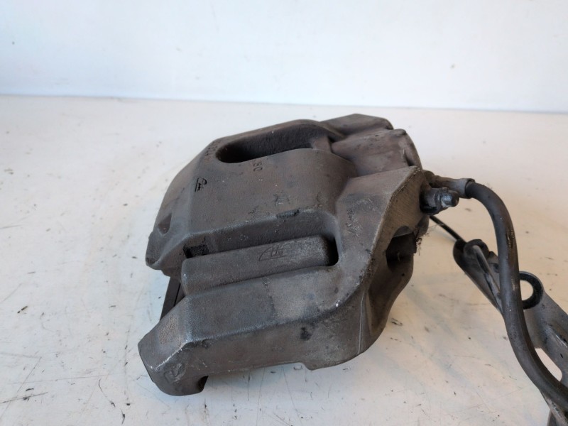 Recambio de pinza de freno delantera derecha para bmw serie 5 berlina (e60) 306d2 referencia OEM IAM   