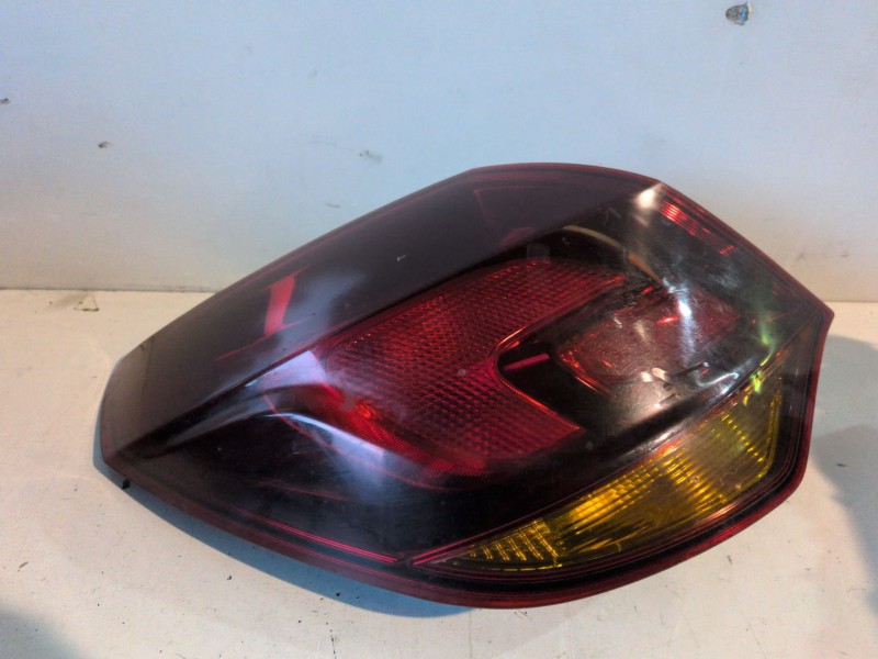 Recambio de piloto trasero izquierdo para opel astra j berlina 5p a20dth referencia OEM IAM   