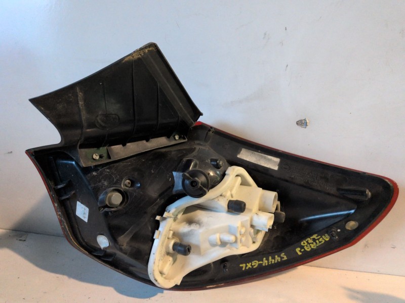 Recambio de piloto trasero izquierdo para opel astra j berlina 5p a20dth referencia OEM IAM   