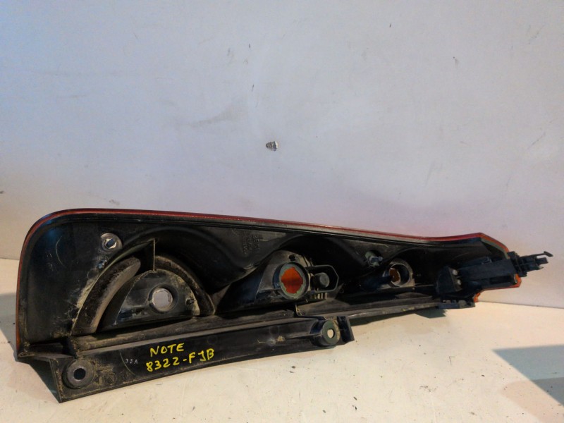 Recambio de piloto trasero derecho para nissan note (e11e) k9k referencia OEM IAM   