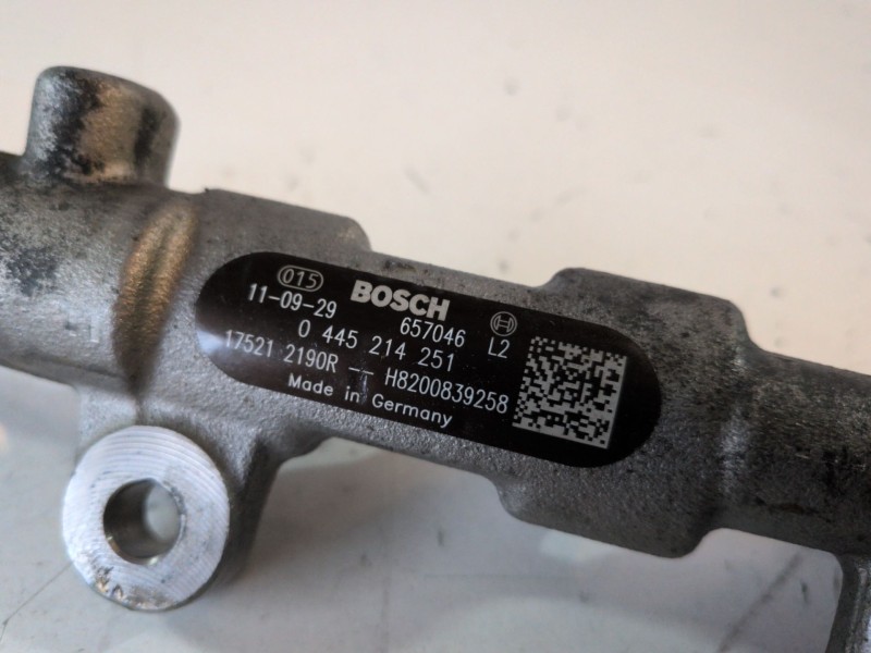 Recambio de rampa inyectora para renault trafic ii furgón m9r782 referencia OEM IAM 0445214251  