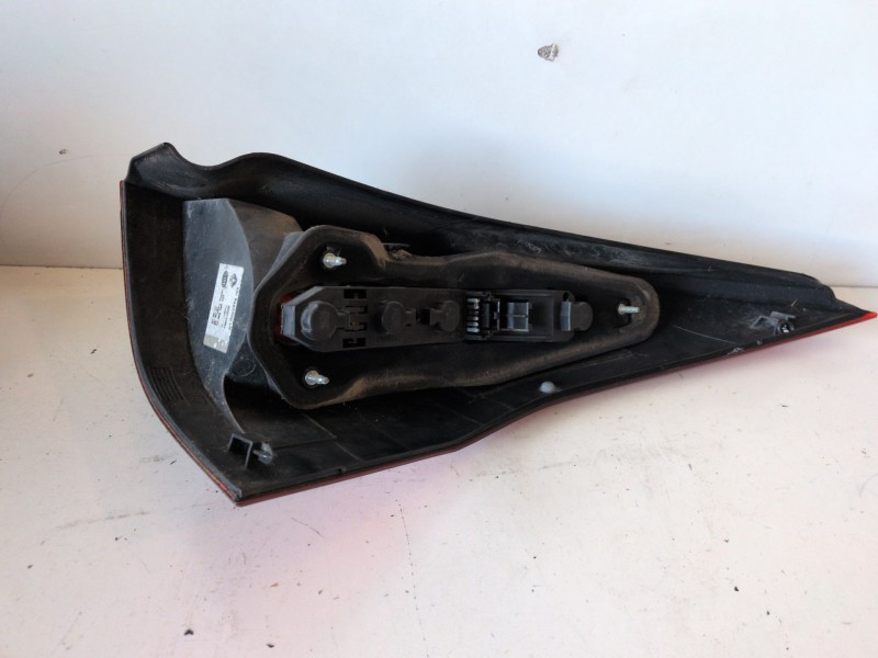 Recambio de piloto trasero izquierdo para renault megane ii grandtour k9k732 referencia OEM IAM 8200142884  