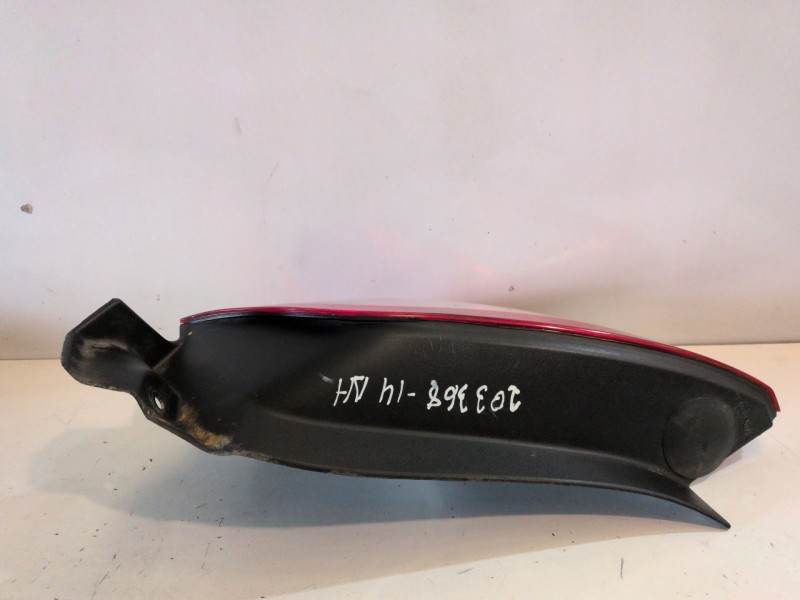Recambio de piloto trasero derecho para renault megane ii classic berlina k4m760 referencia OEM IAM 8200073237B  