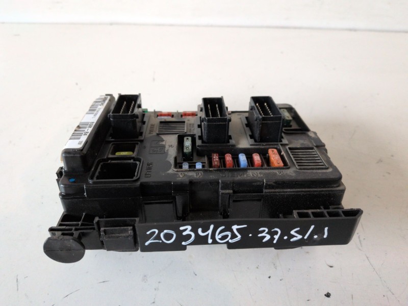 Recambio de caja reles / fusibles para citroen c3 pluriel 8hx referencia OEM IAM 9650618380  