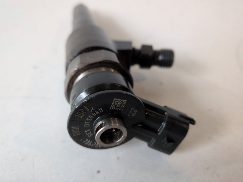 Recambio de inyector para citroen c3 pluriel 8hx referencia OEM IAM 0445110135  