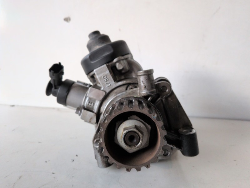 Recambio de bomba inyeccion para renault kangoo ii (f/kw0) k9k608 referencia OEM IAM 0445010704  