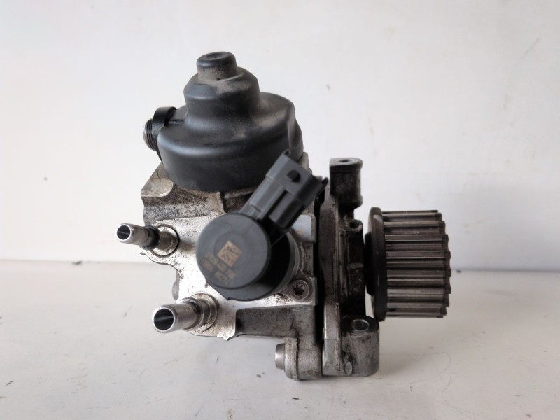 Recambio de bomba inyeccion para renault kangoo ii (f/kw0) k9k608 referencia OEM IAM 0445010704  