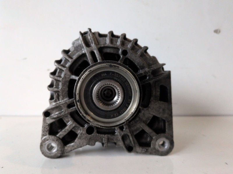 Recambio de alternador para renault megane iii sport tourer k9k836 referencia OEM IAM 23100027R  