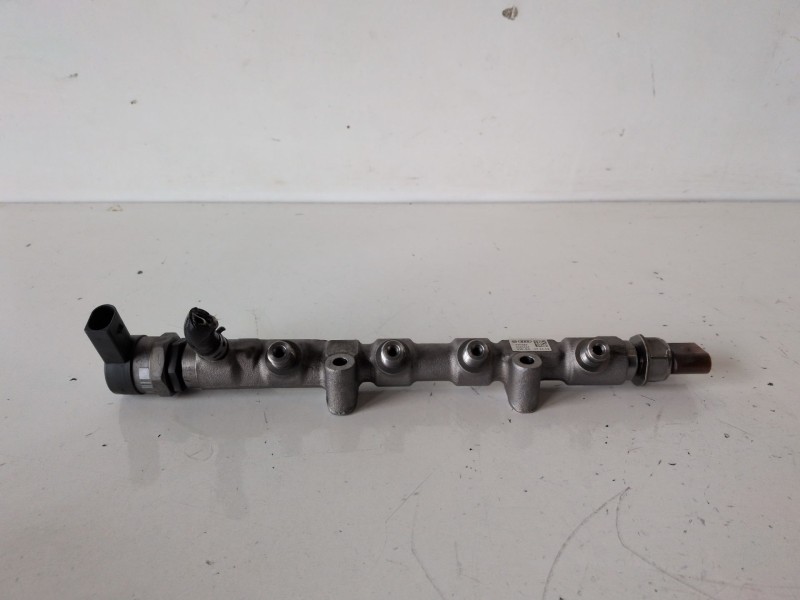 Recambio de rampa inyectora para seat ibiza berlina (6j5) cfwa referencia OEM IAM 03P089  