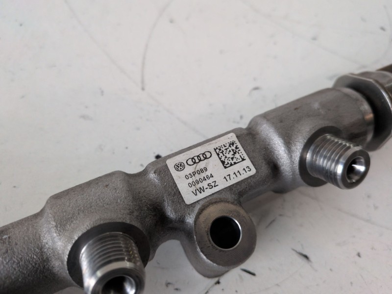 Recambio de rampa inyectora para seat ibiza berlina (6j5) cfwa referencia OEM IAM 03P089  
