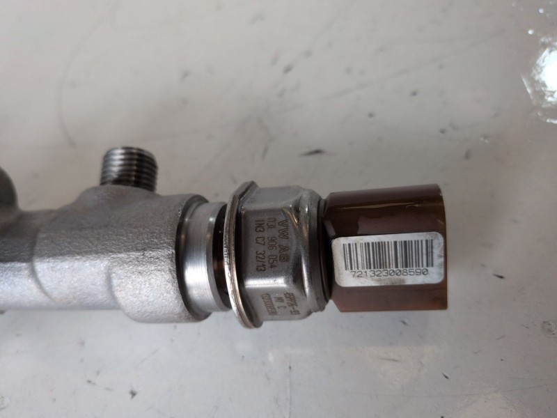 Recambio de rampa inyectora para seat ibiza berlina (6j5) cfwa referencia OEM IAM 03P089  