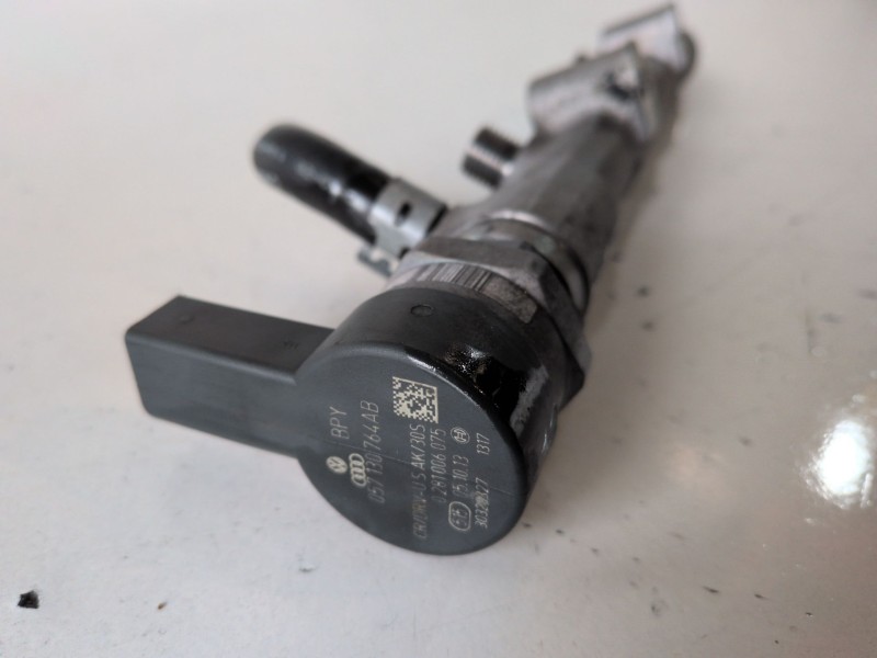 Recambio de rampa inyectora para seat ibiza berlina (6j5) cfwa referencia OEM IAM 03P089  