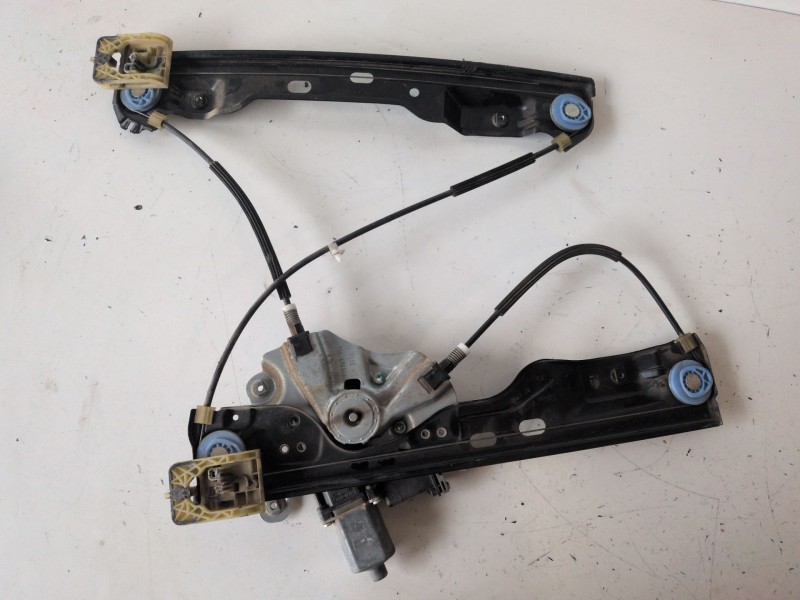 Recambio de elevalunas delantero izquierdo para opel astra j berlina 5p a17dtr referencia OEM IAM 0130822410  