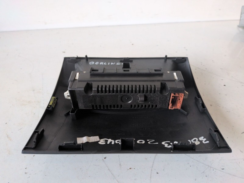 Recambio de pantalla multifuncion para citroen berlingo 9ht referencia OEM IAM   