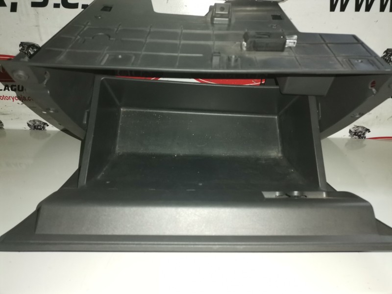 Recambio de guantera para seat leon st 5f8 cjxc referencia OEM IAM 5F1857095  
