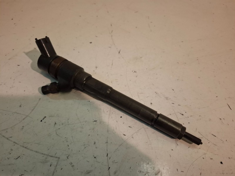 Recambio de inyector para hyundai sonata (nf) d4ea referencia OEM IAM 3  