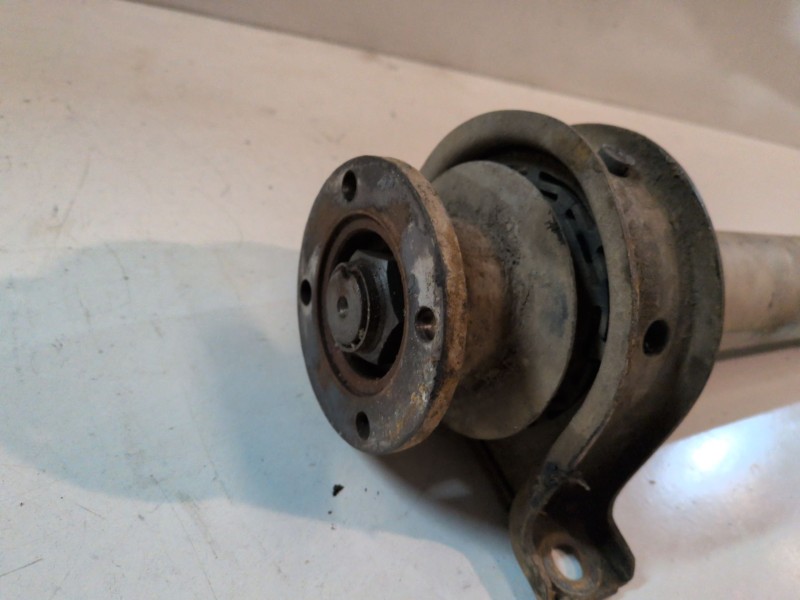 Recambio de transmision central para nissan trade 100 bd30d referencia OEM IAM   