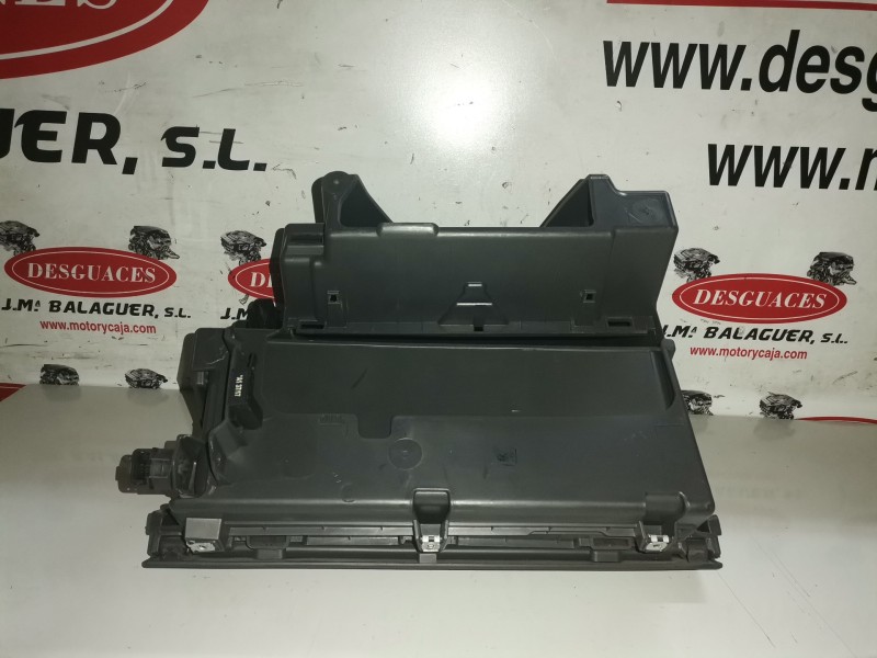 Recambio de guantera para seat leon st 5f8 cjxc referencia OEM IAM 5F1857095  