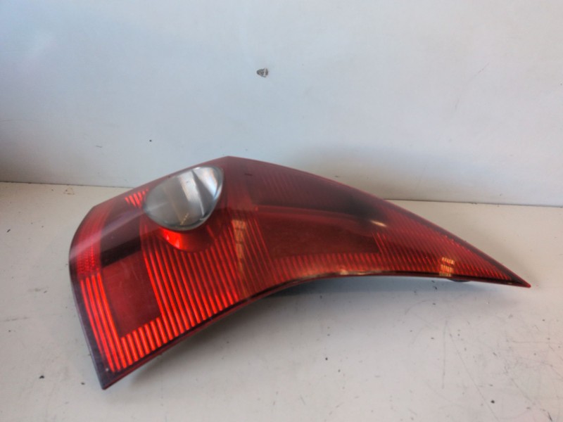 Recambio de piloto trasero derecho para renault megane ii grandtour k9k732 referencia OEM IAM 8200142683  