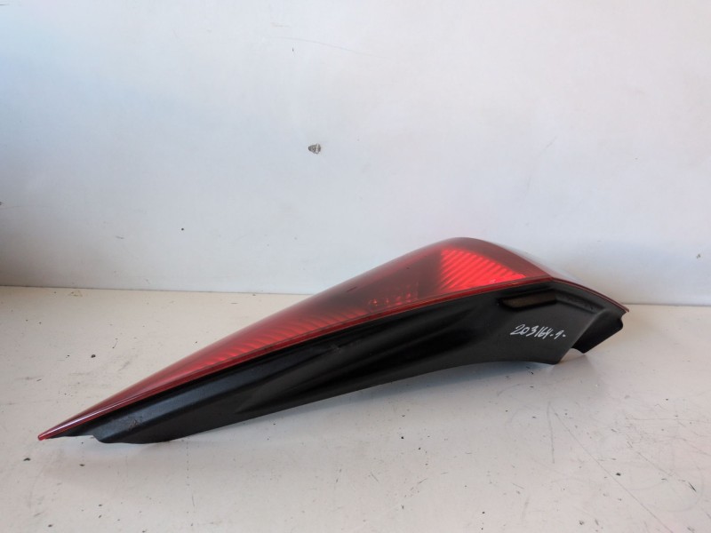 Recambio de piloto trasero derecho para renault megane ii grandtour k9k732 referencia OEM IAM 8200142683  