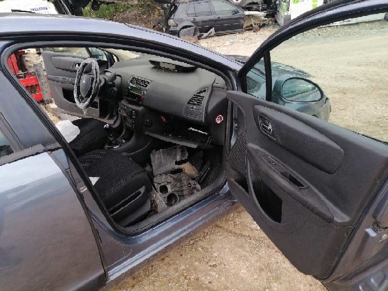 citroen c4 berlina del año 2006