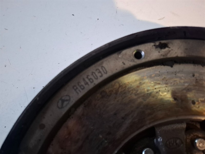 Recambio de volante motor para mercedes-benz viano (639) 646980 referencia OEM IAM   