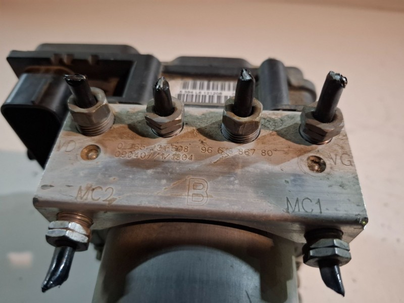 Recambio de abs para citroen c4 berlina 5fw referencia OEM IAM 0265231508  