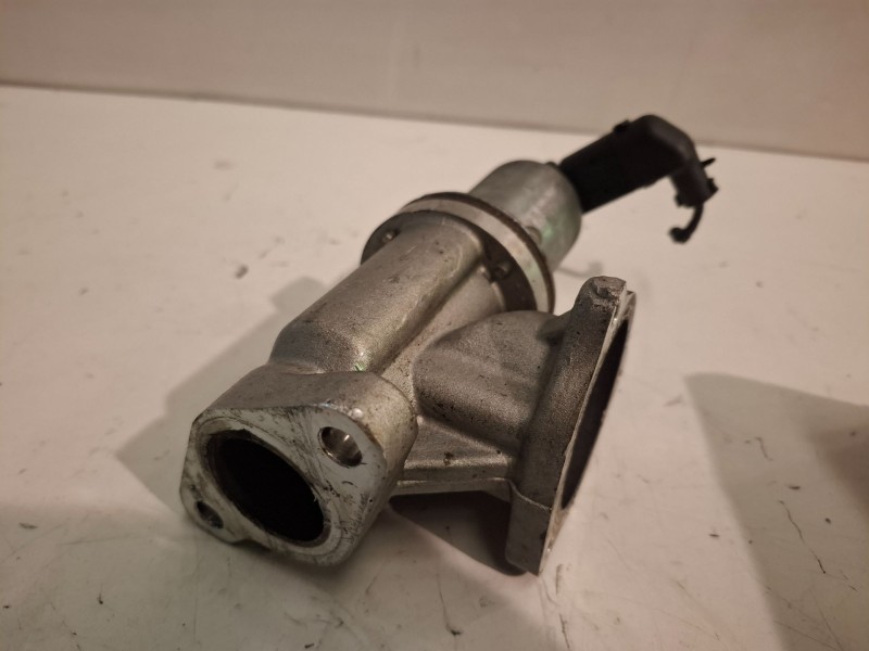 Recambio de valvula egr para hyundai sonata (nf) d4ea referencia OEM IAM 2841027410  