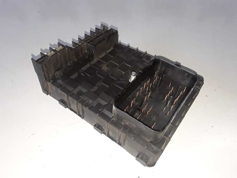 Recambio de caja reles / fusibles para volkswagen golf v (1k1)(10.2003) bxe referencia OEM IAM   