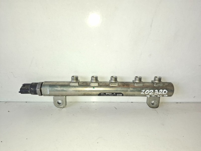 Recambio de rampa inyectora para fiat nuevo multipla (186) 186a8000 referencia OEM IAM 0445214053  