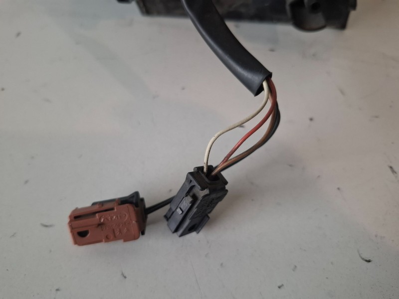 Recambio de retrovisor izquierdo para citroen c3 8hz referencia OEM IAM   