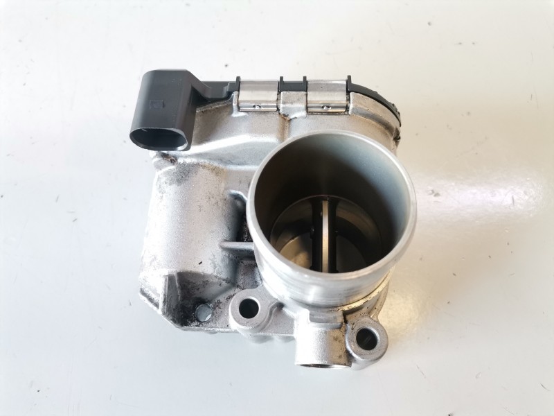 Recambio de caja mariposa para renault trafic ii furgón m9r786 referencia OEM IAM 8200330810F  