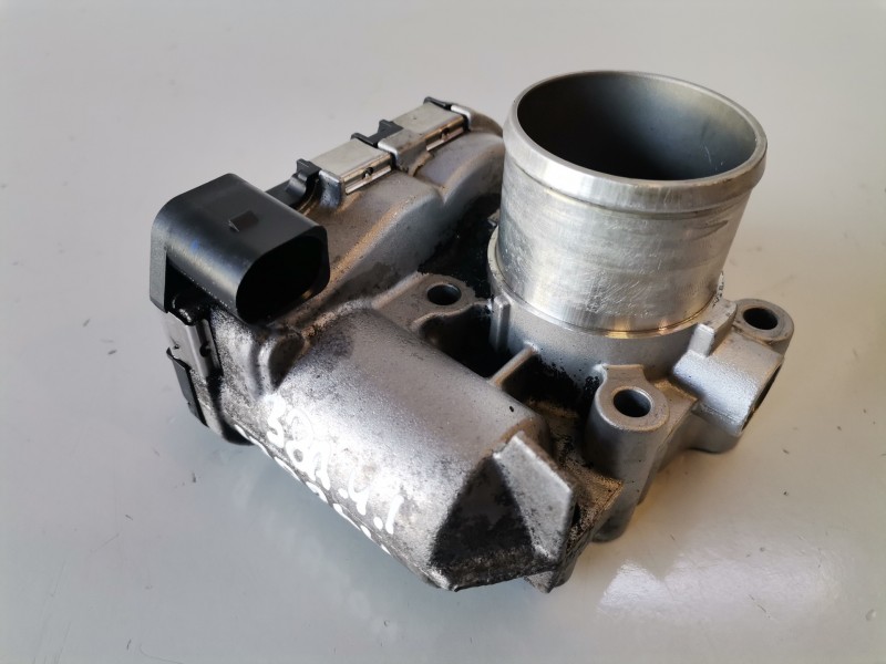 Recambio de caja mariposa para renault trafic ii furgón m9r786 referencia OEM IAM 8200330810F  