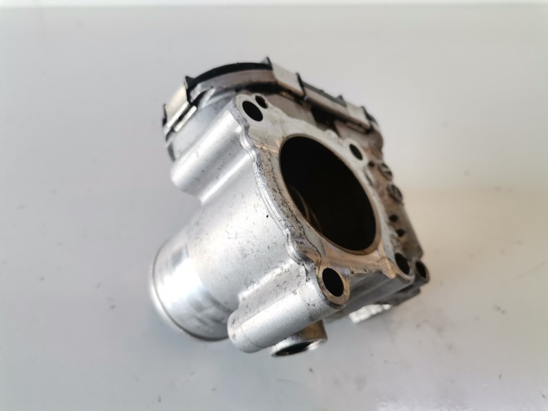 Recambio de caja mariposa para renault trafic ii furgón m9r786 referencia OEM IAM 8200330810F  