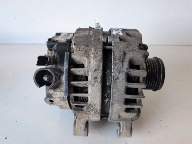 Recambio de alternador para peugeot partner furgón 9h06 referencia OEM IAM A621087A  