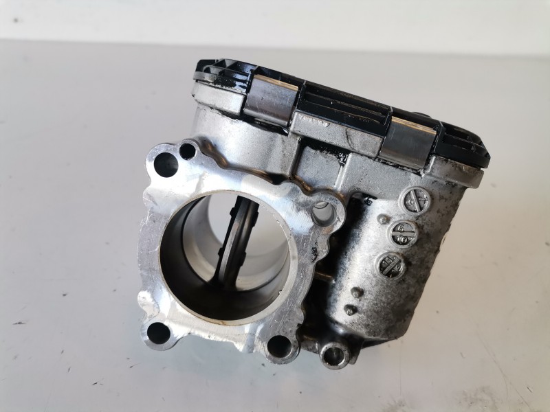Recambio de caja mariposa para renault trafic ii furgón m9r786 referencia OEM IAM 8200330810F  
