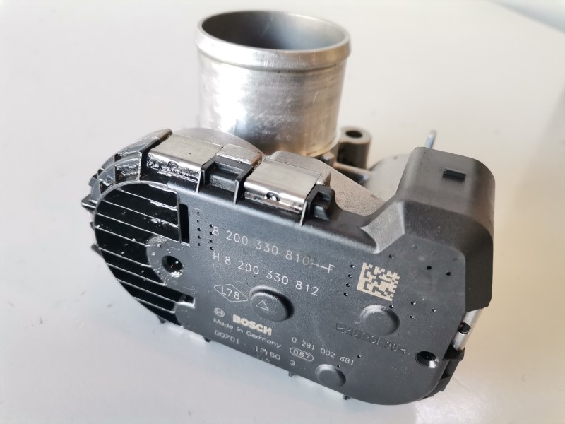 Recambio de caja mariposa para renault trafic ii furgón m9r786 referencia OEM IAM 8200330810F  
