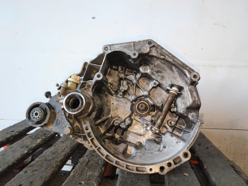 Recambio de caja cambios para citroen saxo vjz referencia OEM IAM 20CE28  