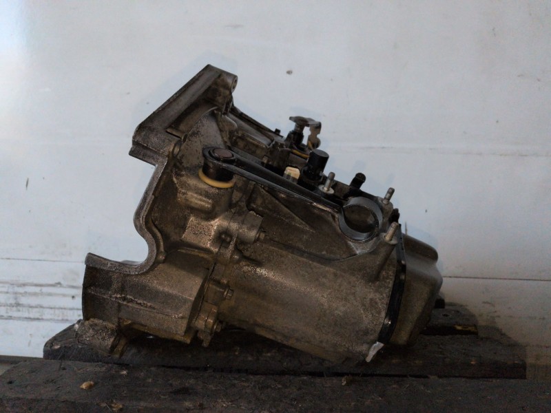 Recambio de caja cambios para citroen saxo vjz referencia OEM IAM 20CE28  