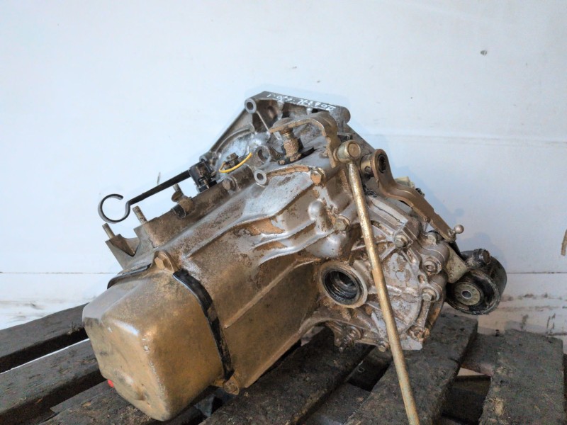 Recambio de caja cambios para citroen saxo vjz referencia OEM IAM 20CE28  